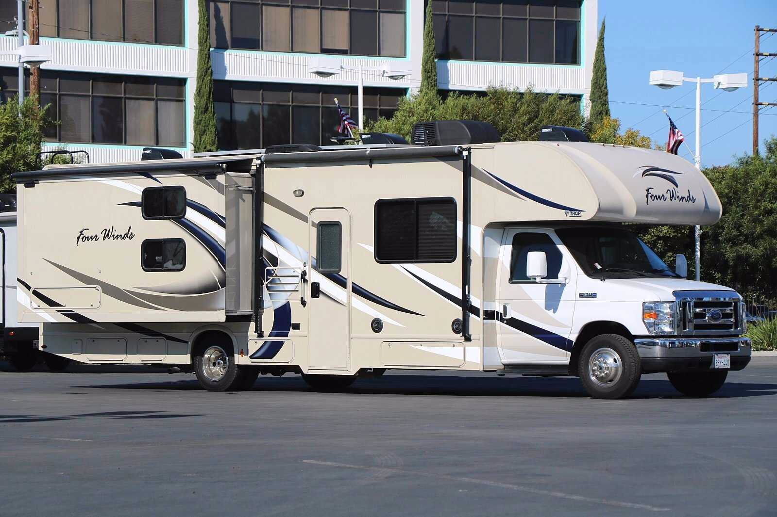 2019 THOR FOUR WINDS 30D
